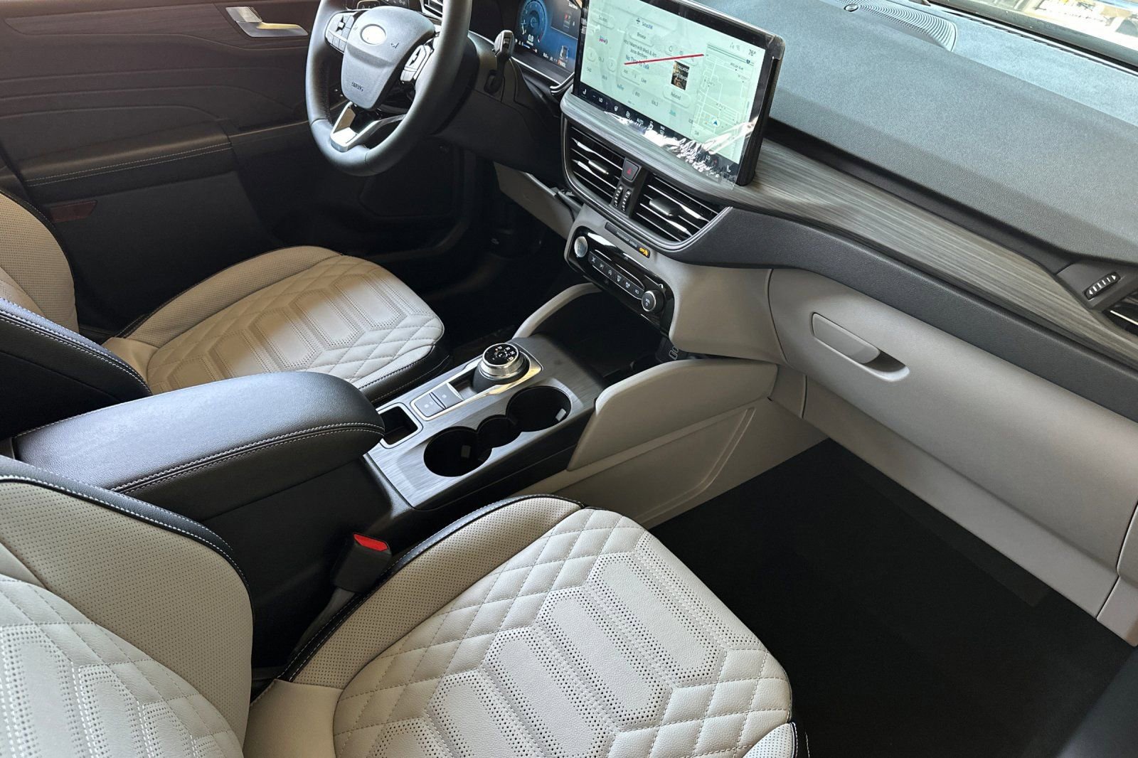 New 2024 Ford Escape Platinum w/ Premium Technology Package AWD/4WD image 13