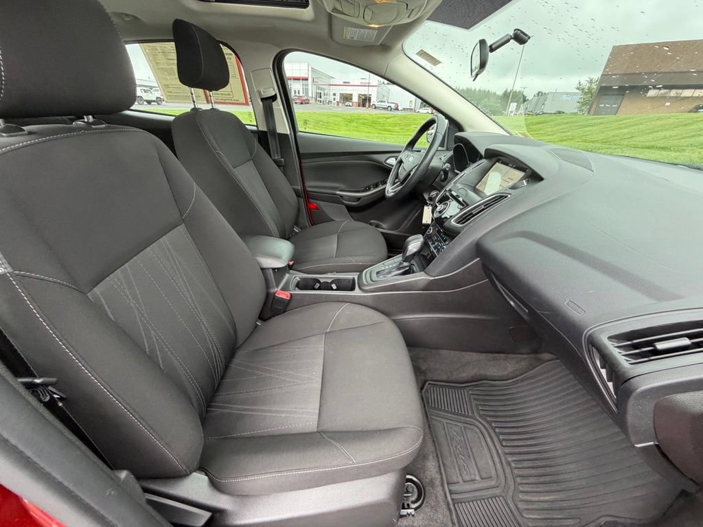Used 2018 Ford Focus SEL w/ Cold Weather Package FWD image 31