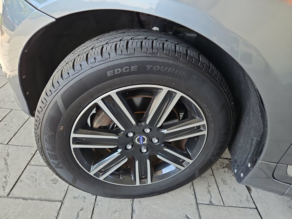 Used 2017 Volvo XC60 T5 Dynamic FWD image 31