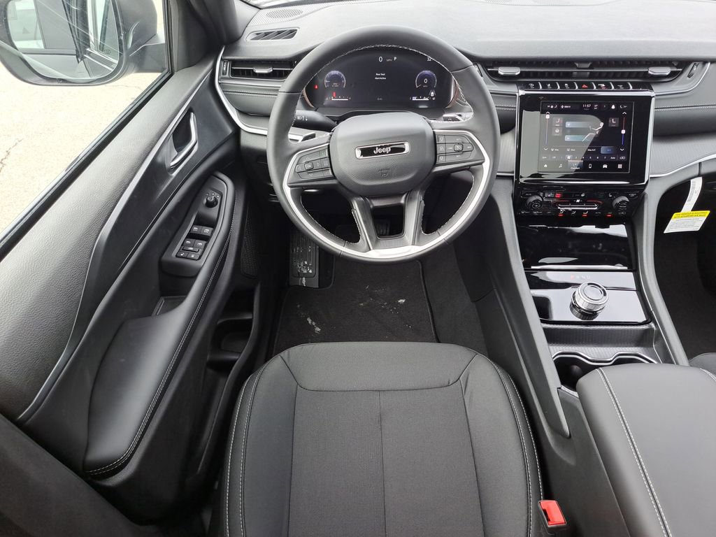 New 2026 Jeep Grand Cherokee Laredo image 15