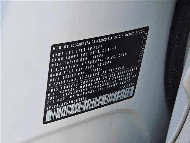 Used 2023 Volkswagen Tiguan SE R-Line FWD image 26