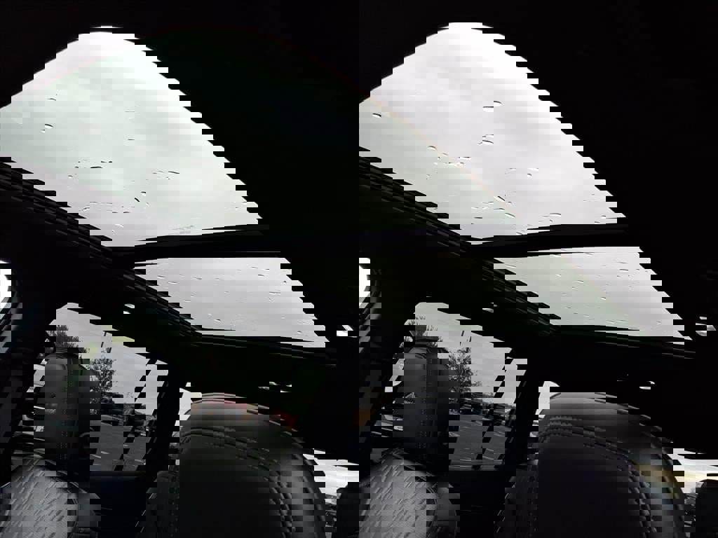 Used 2025 Buick Enclave Avenir w/ Super Cruise Package image 4