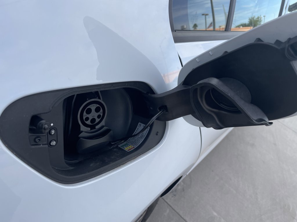 Used 2019 Volkswagen e-Golf SEL Premium image 34