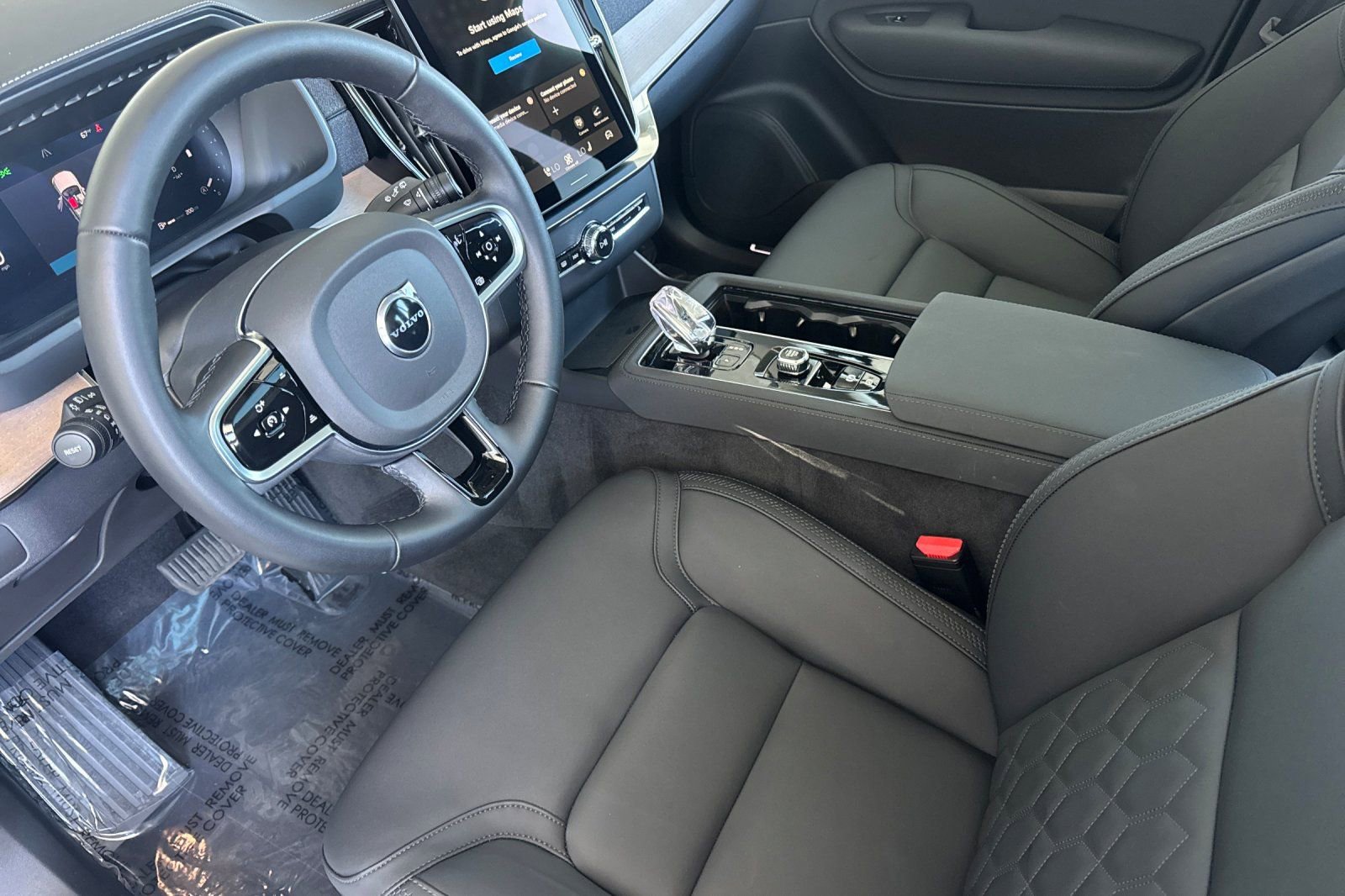 Certified 2025 Volvo XC90 B6 Core w/ Climate Package image 13