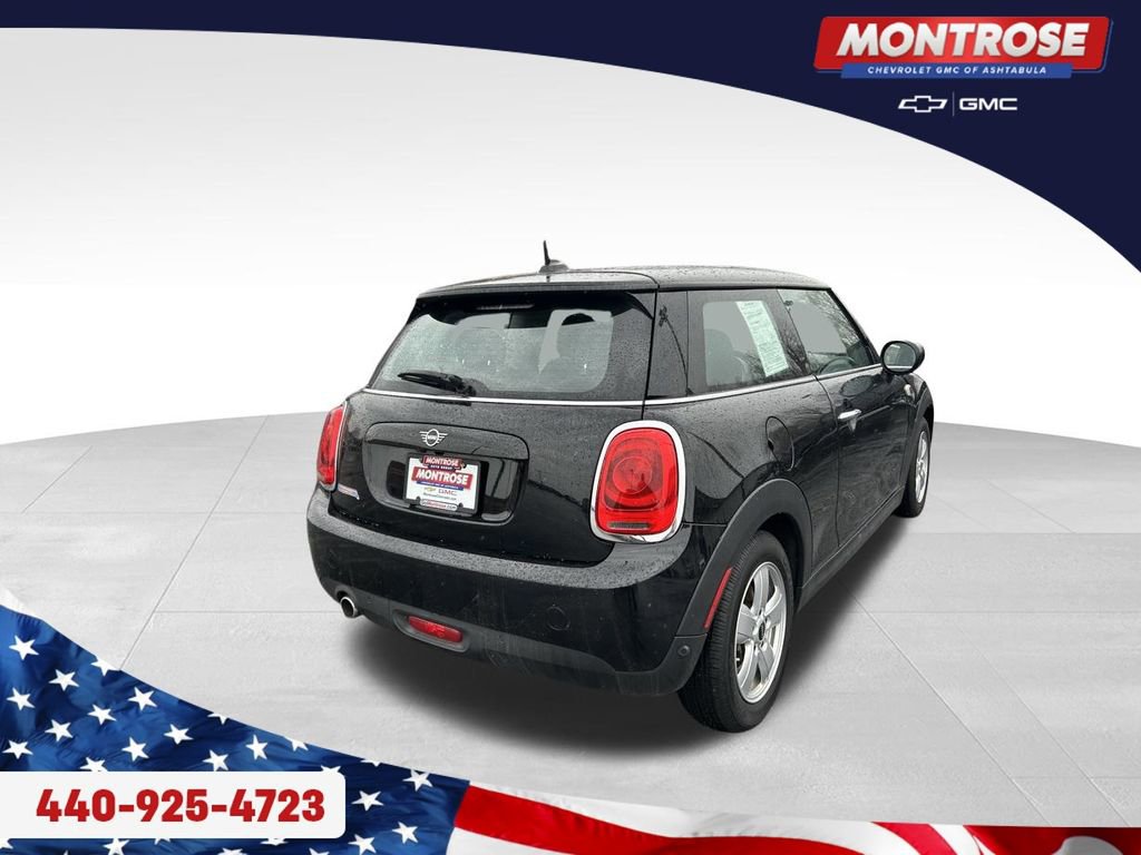 Used 2020 MINI Cooper 2-Door Hardtop image 5
