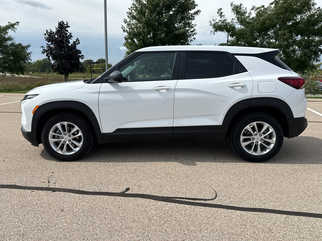 New 2026 Chevrolet TrailBlazer LS w/ LS Convenience Package FWD image 2