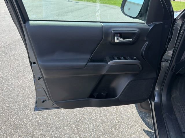 Used 2023 Toyota Tacoma TRD Off-Road w/ Technology Package image 11