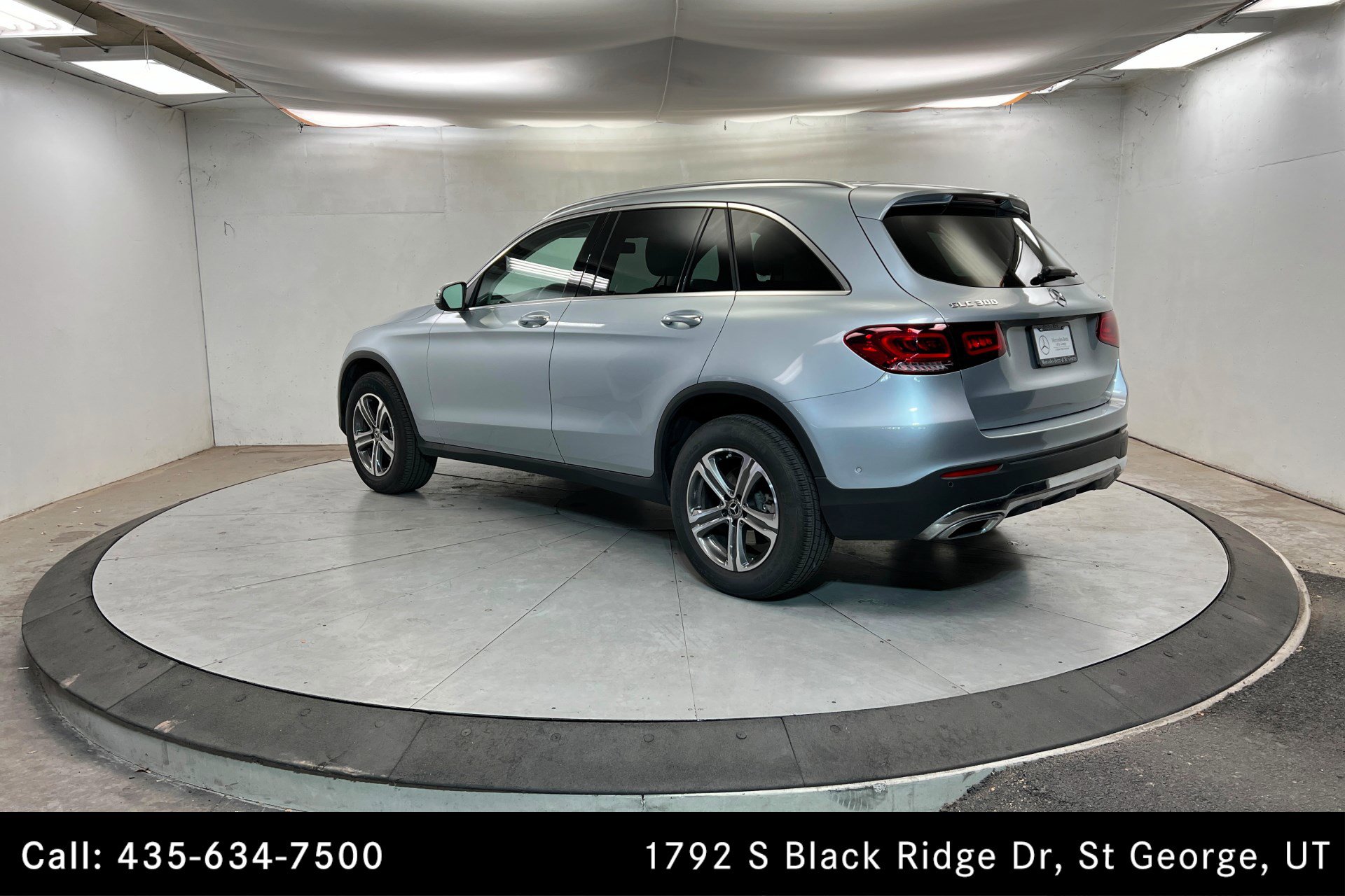 Certified 2022 Mercedes-Benz GLC 300 4MATIC w/ Premium Package Lite image 3