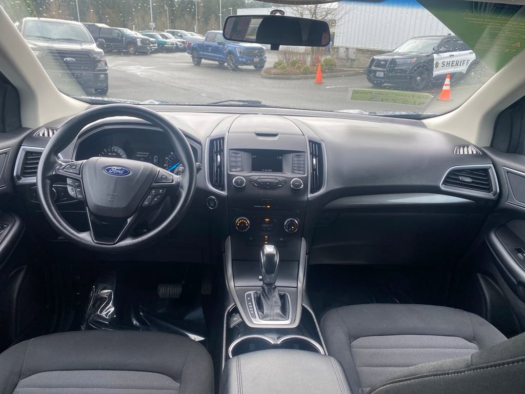 Used 2018 Ford Edge SE image 15