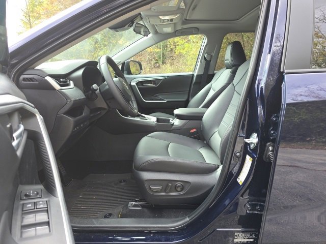 Used 2025 Toyota RAV4 XLE Premium image 12