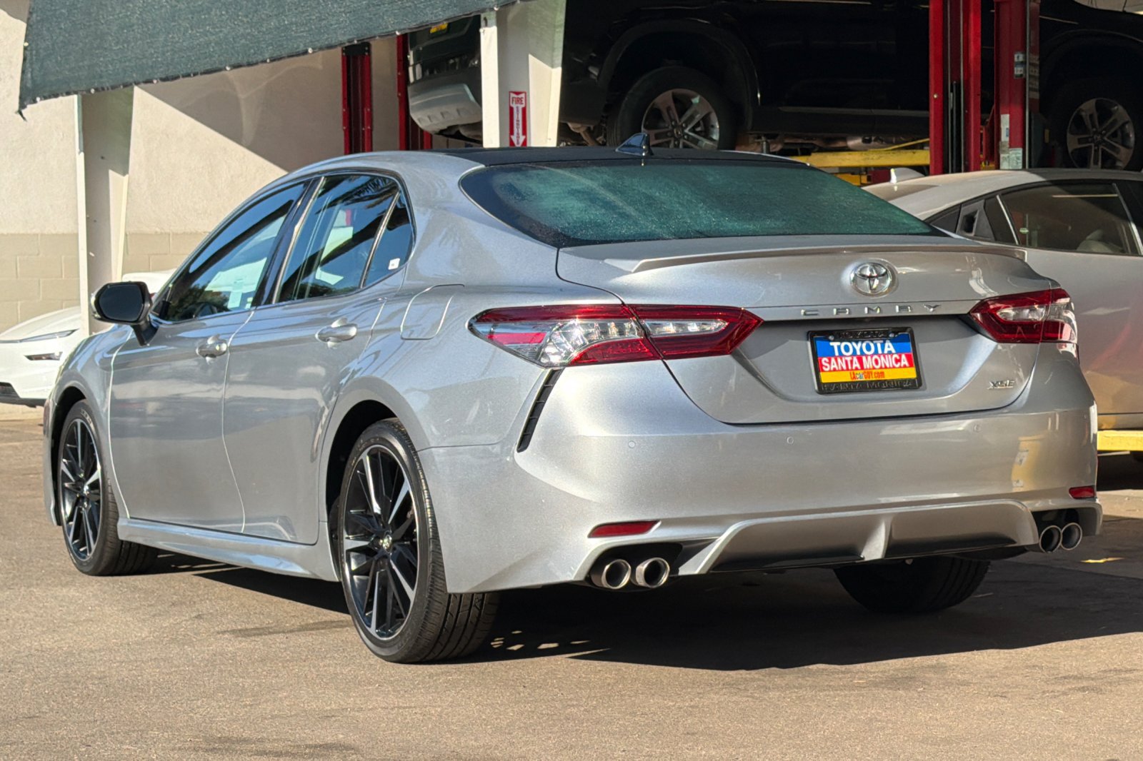 Used 2018 Toyota Camry XSE FWD image 6