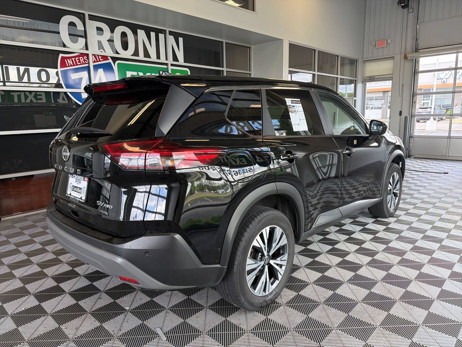 Used 2023 Nissan Rogue SV AWD/4WD image 6