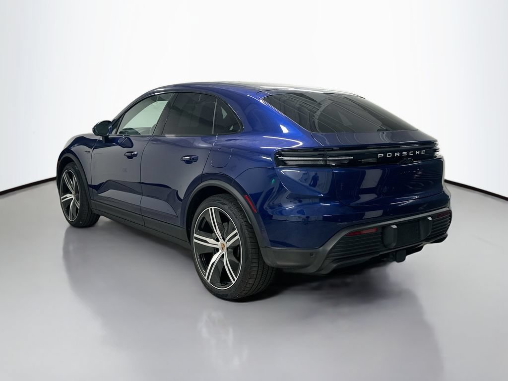 Used 2025 Porsche Macan 4S Electric AWD/4WD image 3