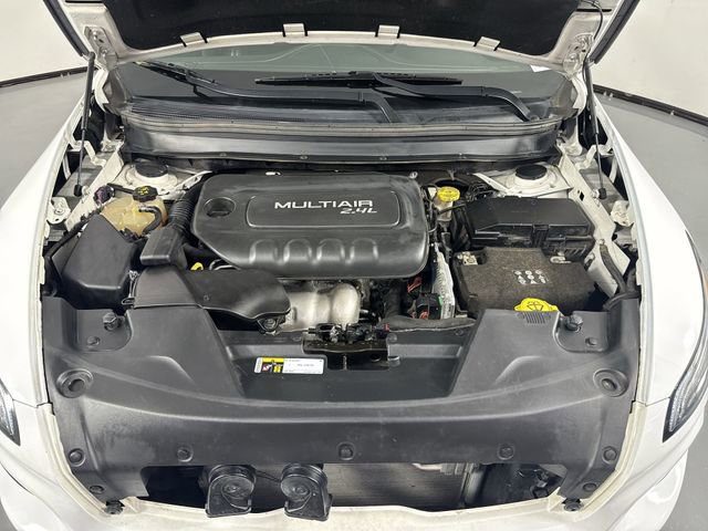 Used 2018 Jeep Cherokee Latitude Plus w/ Comfort/Convenience Group FWD image 27
