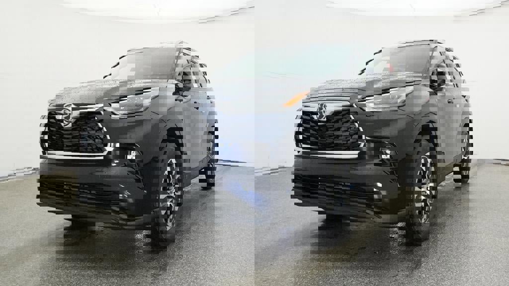 New 2026 Toyota Highlander XLE image 32