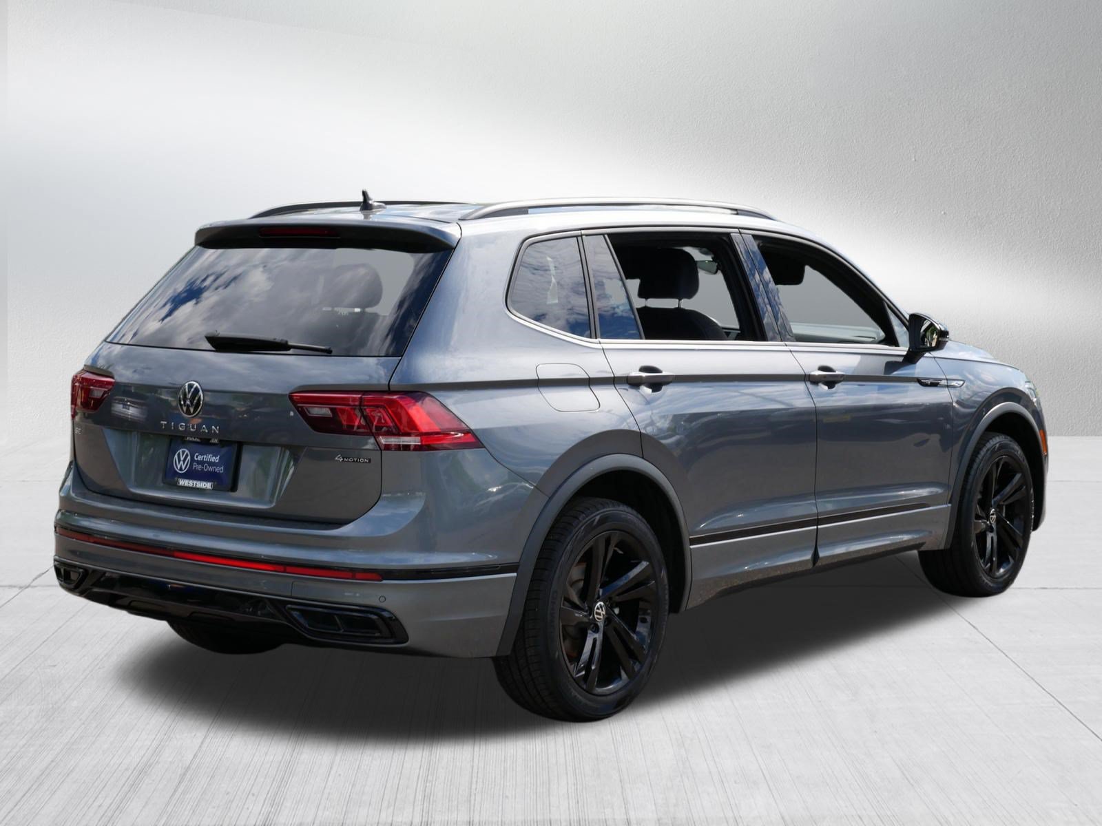 Certified 2023 Volkswagen Tiguan SE R-Line AWD/4WD image 7