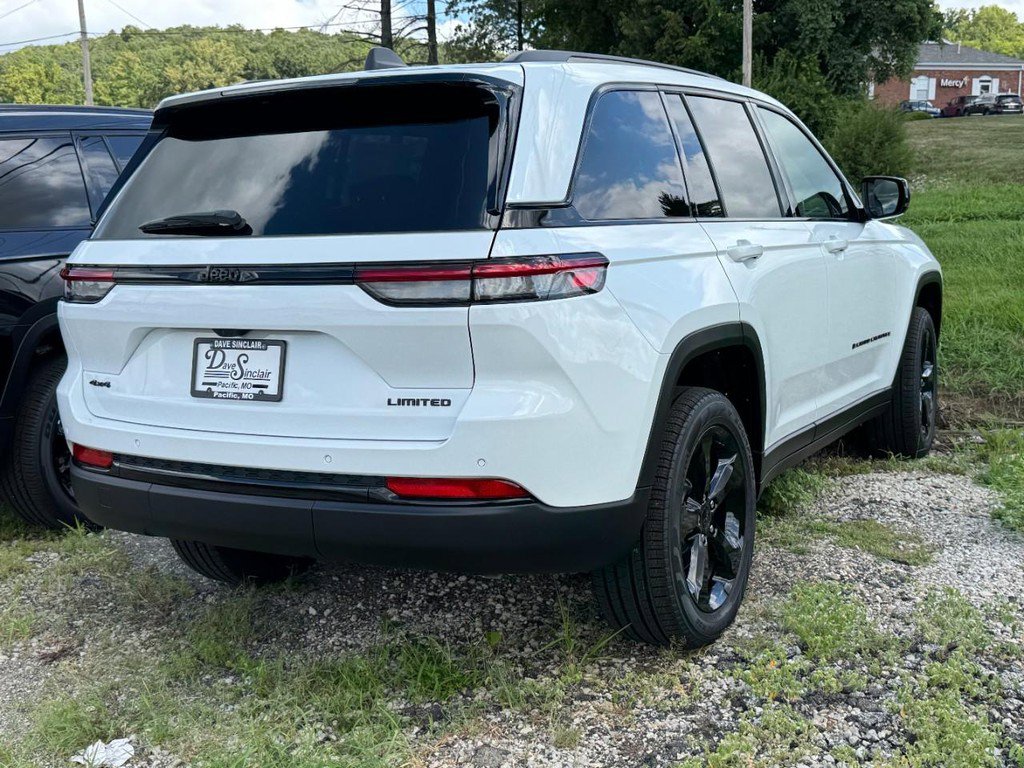 New 2025 Jeep Grand Cherokee Limited image 3