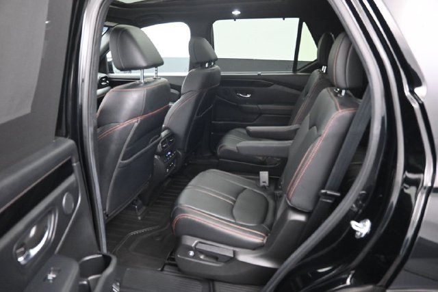 Certified 2025 Honda Pilot TrailSport image 10