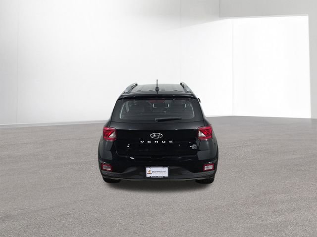 Used 2025 Hyundai Venue SEL image 39