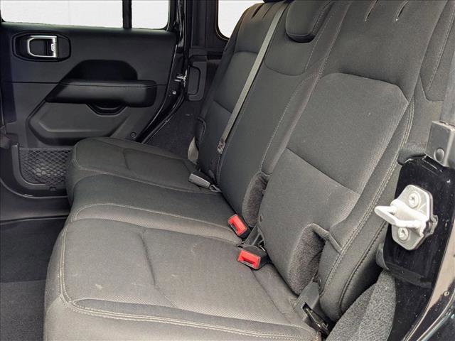 Used 2018 Jeep Wrangler Unlimited Sahara image 19