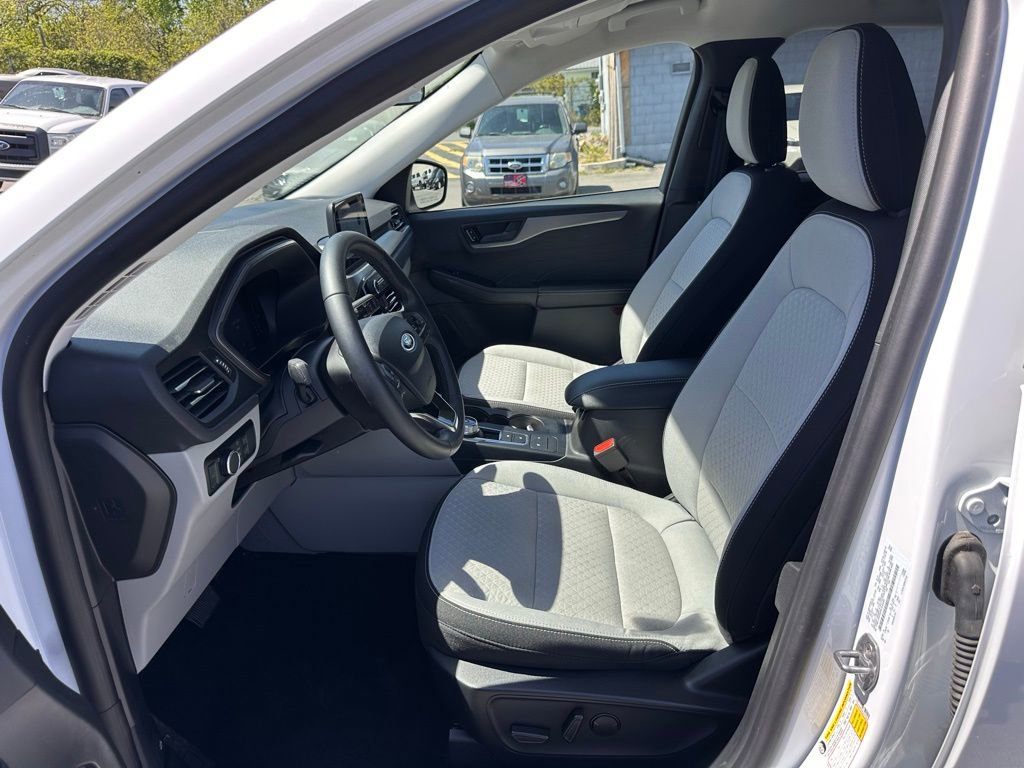 Used 2024 Ford Escape Active image 11