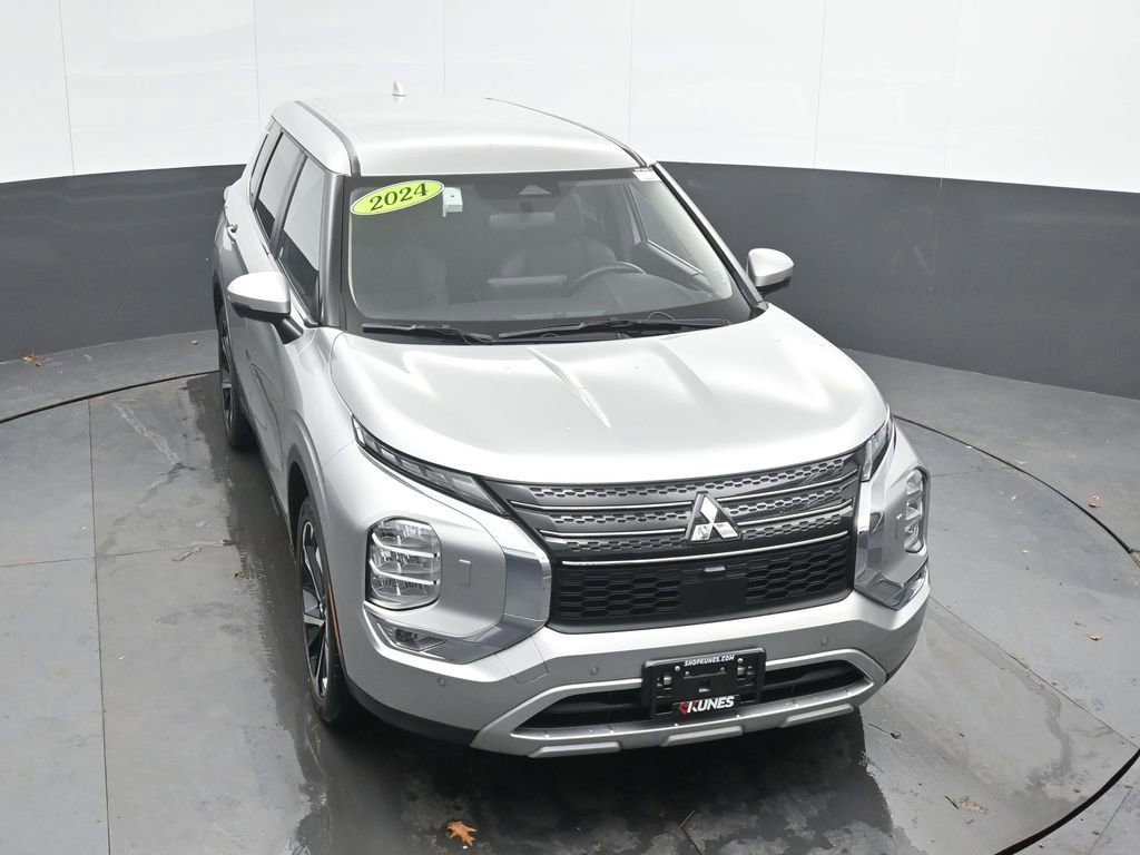 Used 2024 Mitsubishi Outlander SE image 38