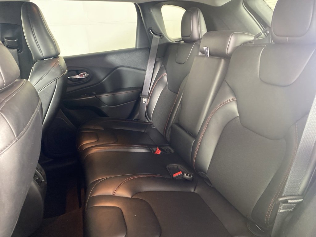 Used 2022 Jeep Cherokee Trailhawk w/ Comfort/Convenience Group image 13