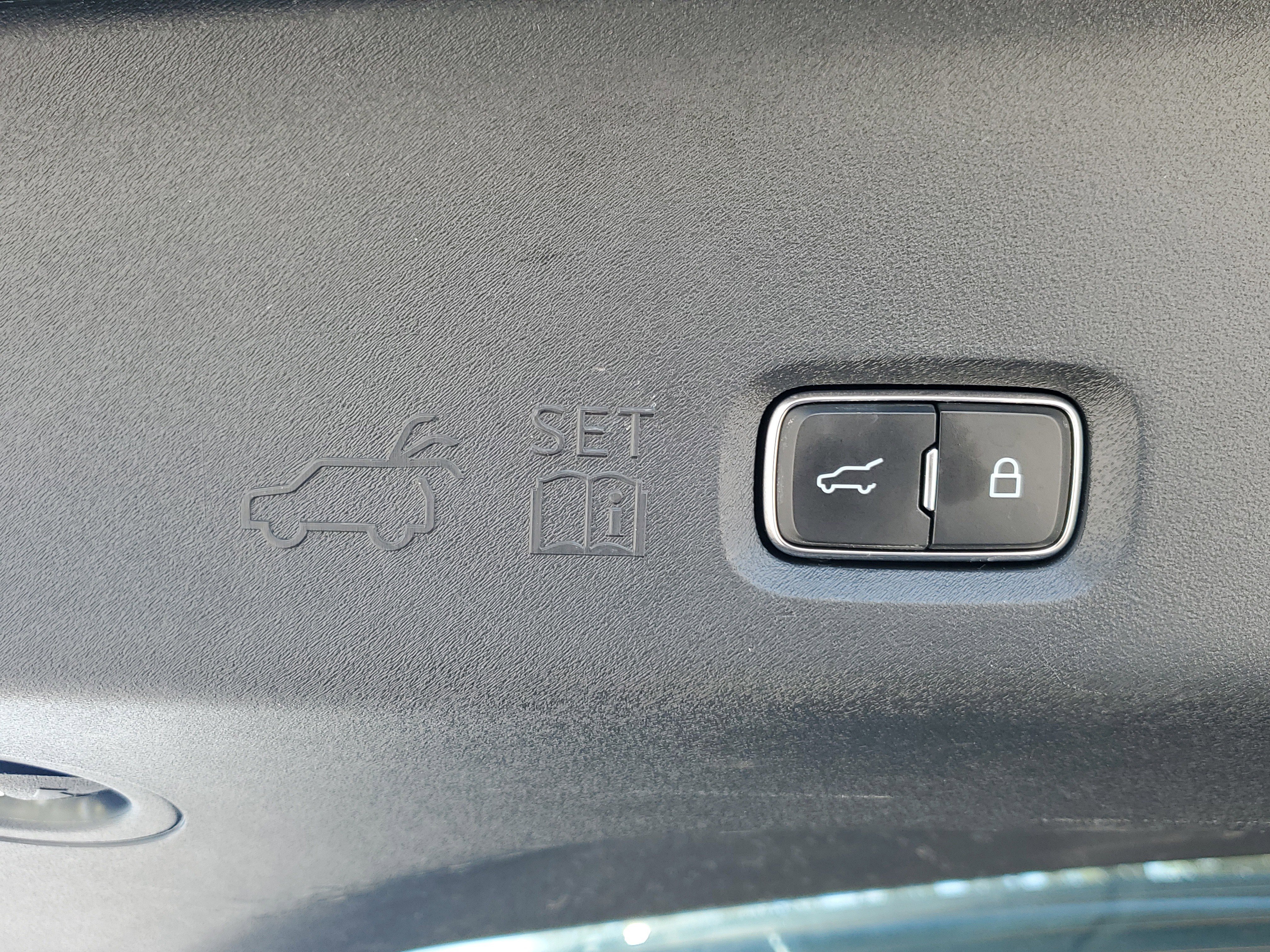 Used 2025 Lincoln Navigator L Reserve w/ Jet Appearance Package image 9