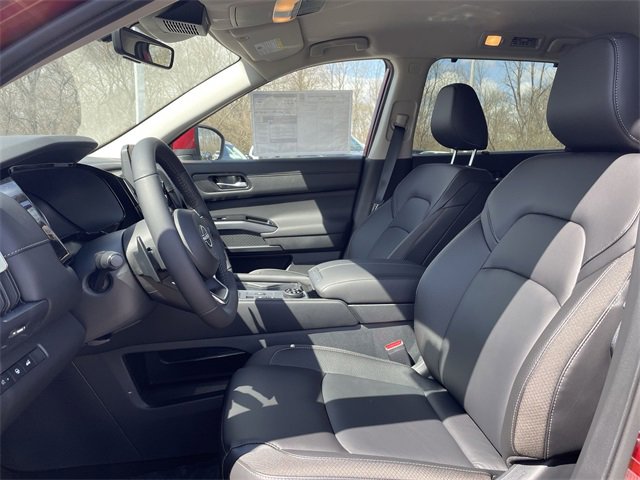 Certified 2025 Nissan Pathfinder SL image 24