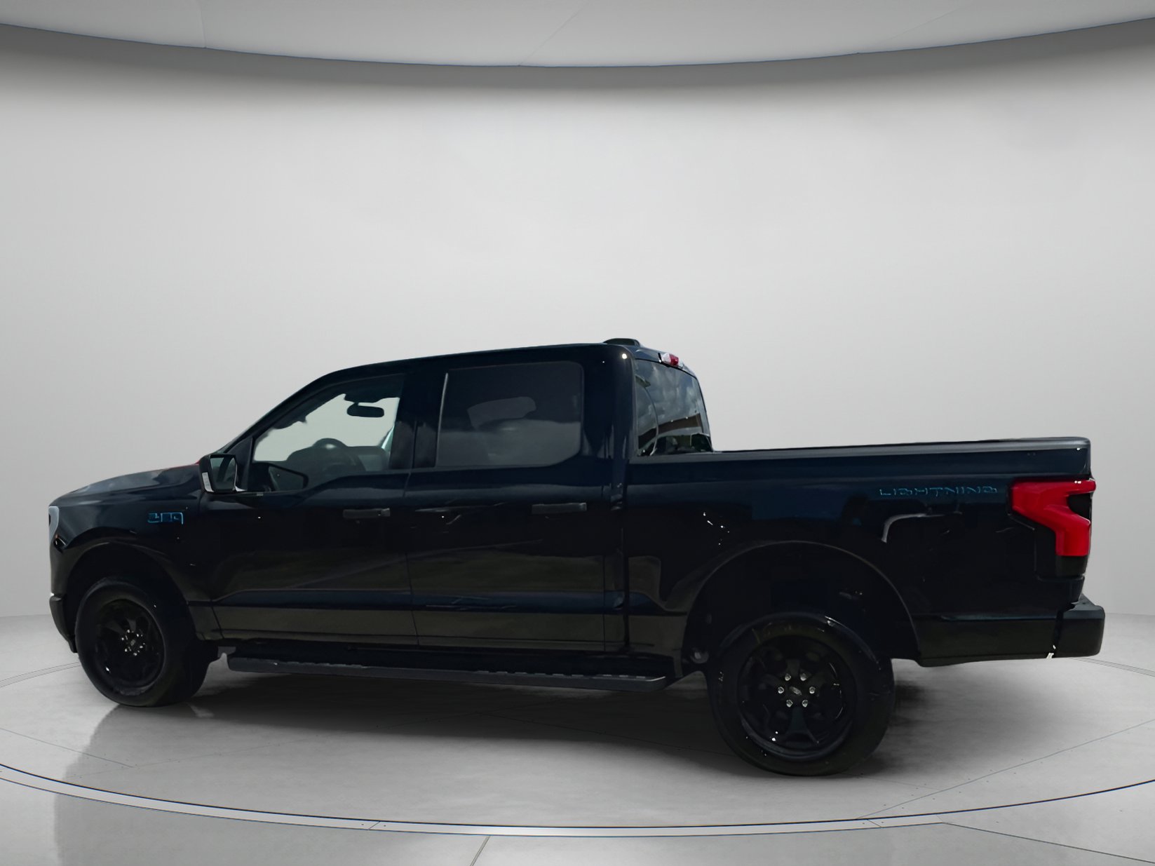 Used 2025 Ford F150 Lightning XLT image 19