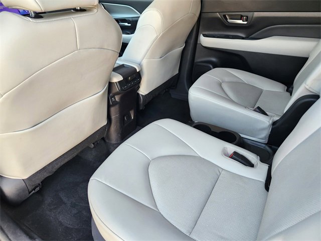 Used 2024 Toyota Grand Highlander XLE image 21