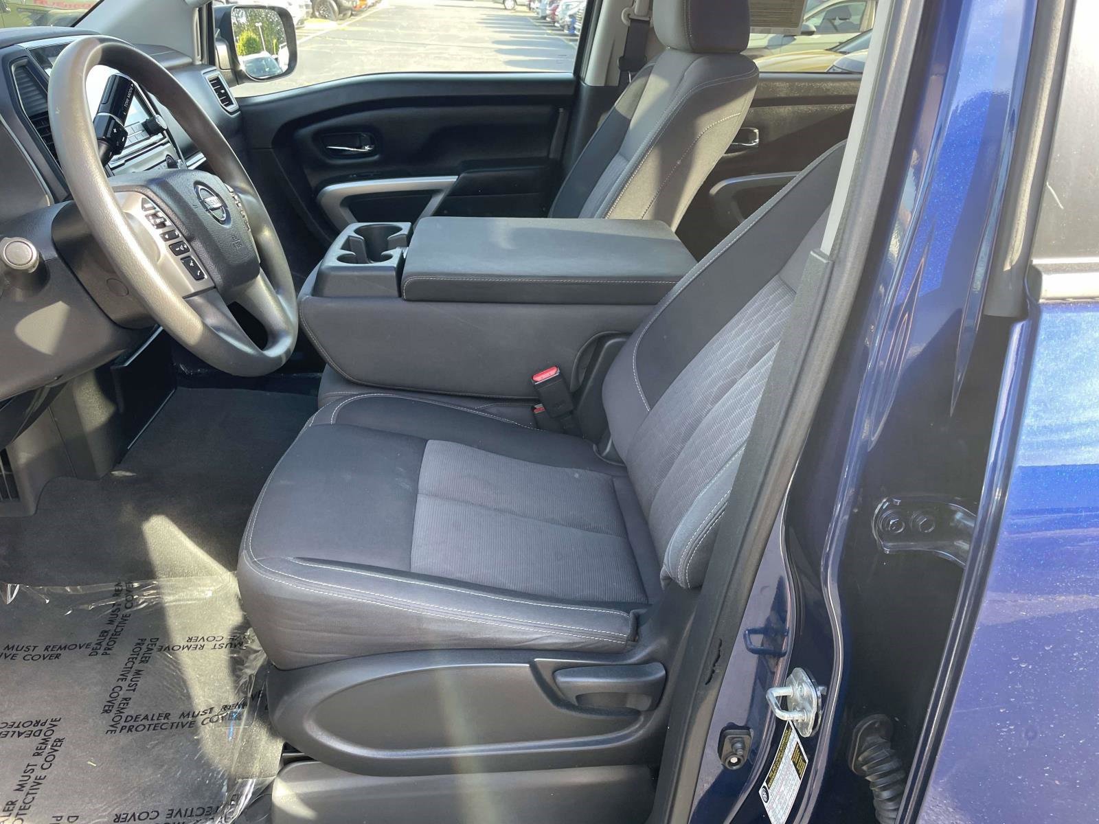 Used 2022 Nissan Titan SV AWD/4WD image 23
