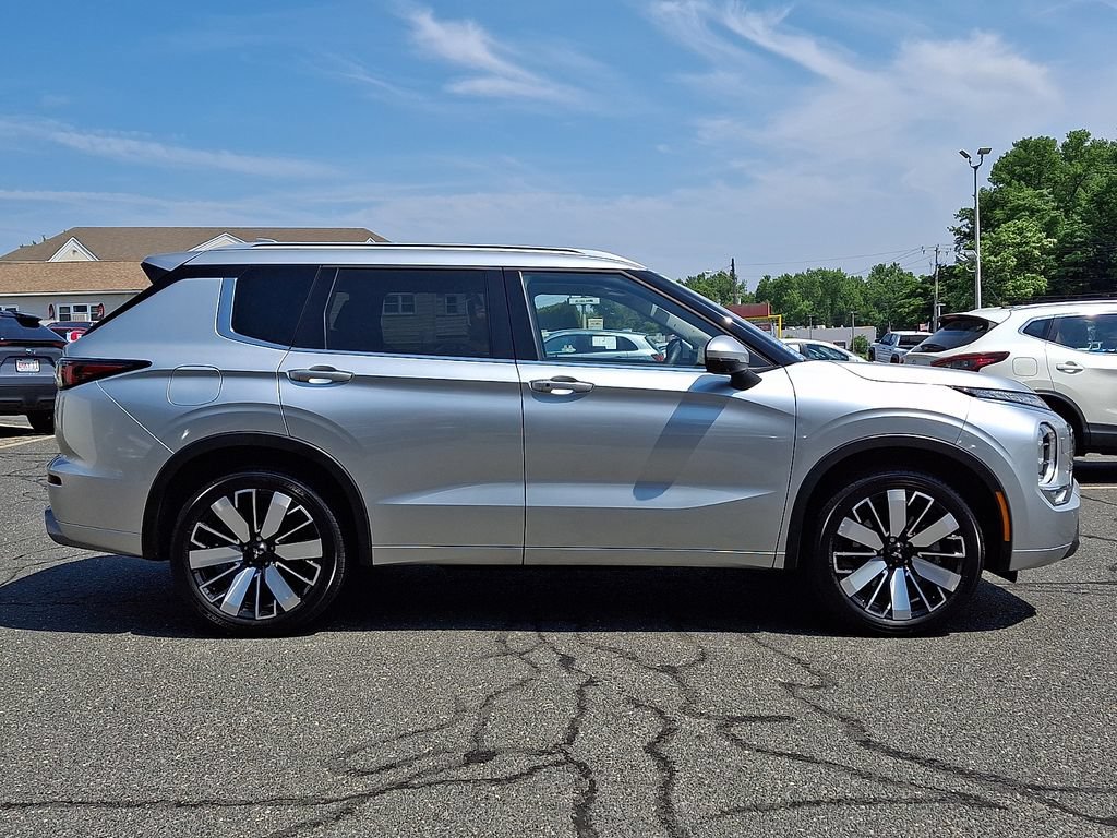 Used 2025 Mitsubishi Outlander SEL AWD/4WD image 7