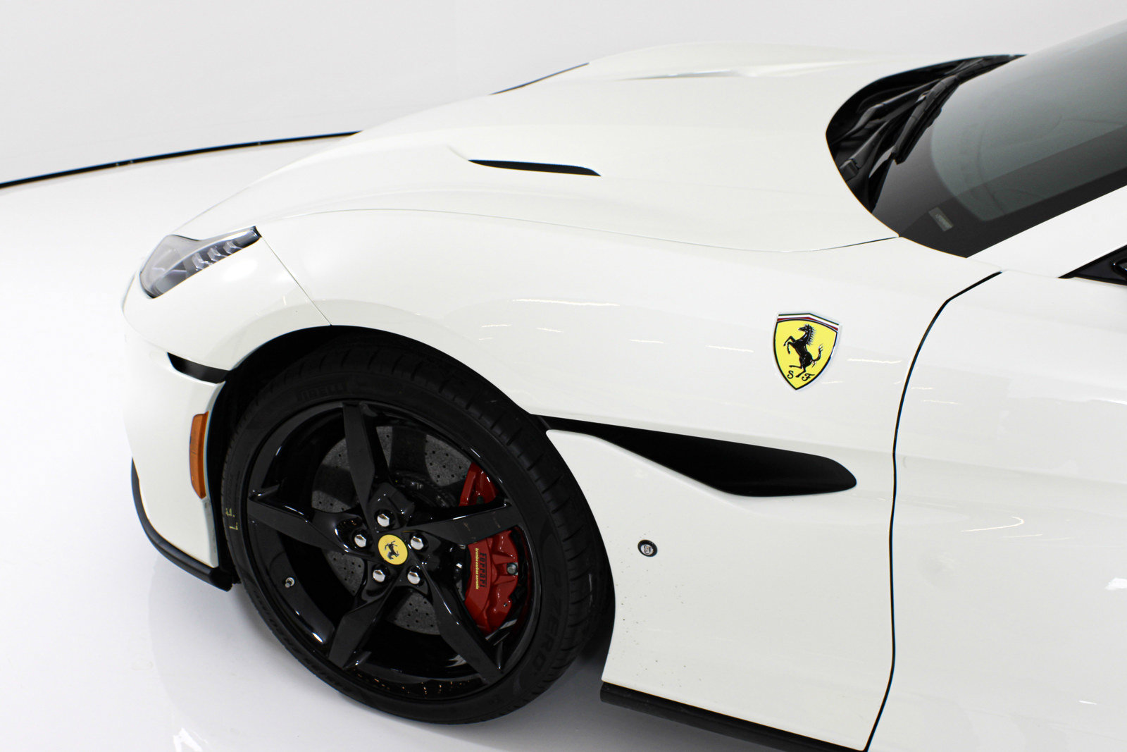 Used 2023 Ferrari Portofino M RWD image 13