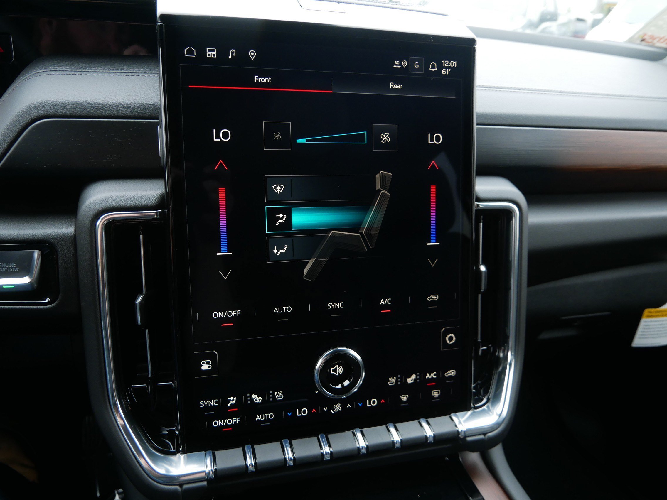 New 2026 GMC Yukon XL Denali w/ Denali Reserve Package AWD/4WD image 8