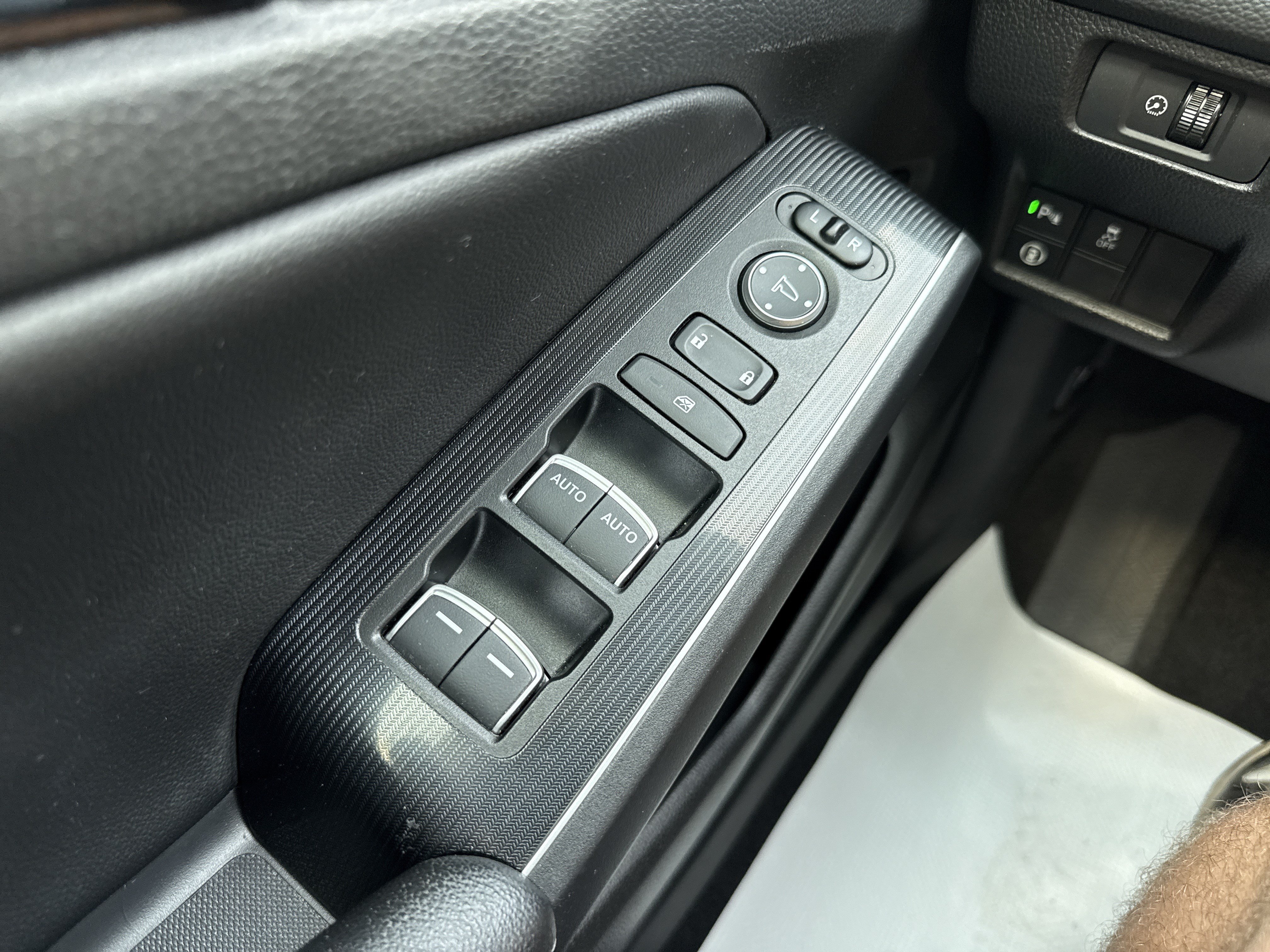 Used 2022 Honda Civic Touring image 16