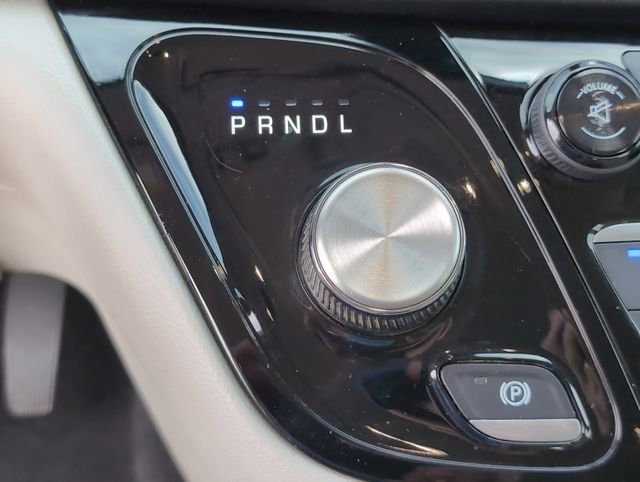 Used 2017 Chrysler Pacifica Touring w/ Tire & Wheel Group FWD image 21