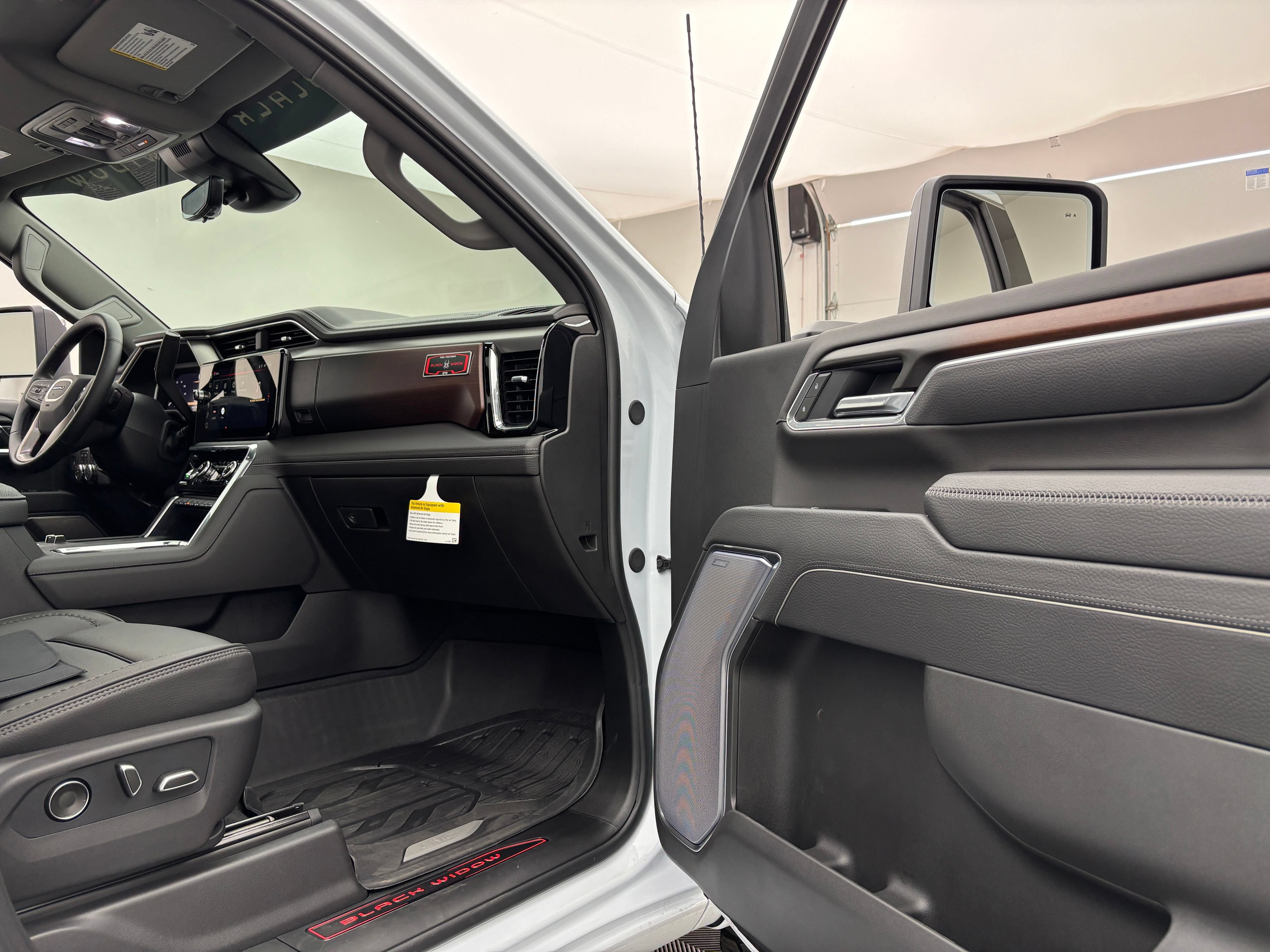 New 2026 GMC Sierra 2500 Denali w/ Denali Reserve Package AWD/4WD image 38