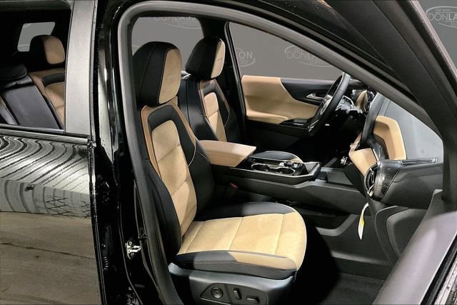 New 2026 Chevrolet Equinox ACTIV w/ Convenience Package III AWD/4WD image 11