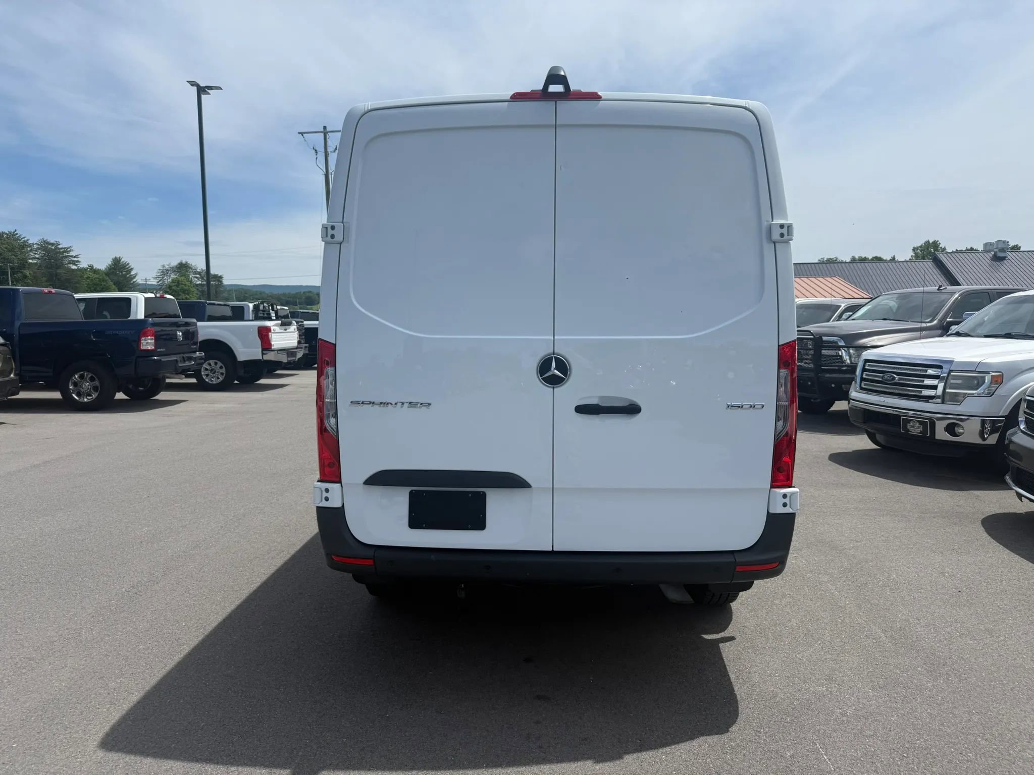 Used 2022 Mercedes-Benz Sprinter 1500 image 5