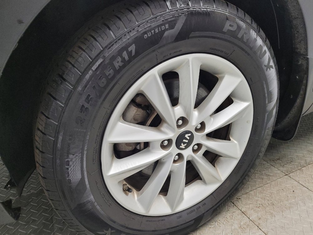 Used 2019 Kia Sorento FWD image 31