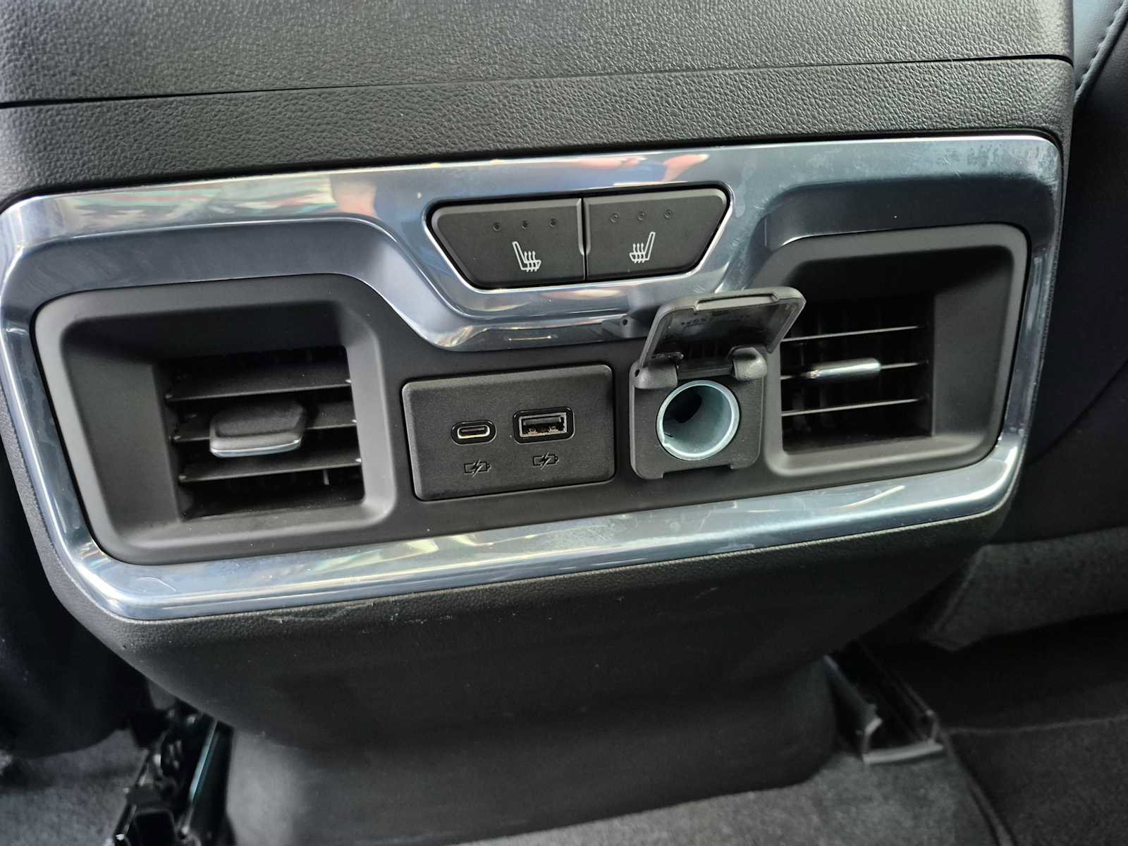 Used 2021 Chevrolet Silverado 2500 High Country w/ Technology Package image 35