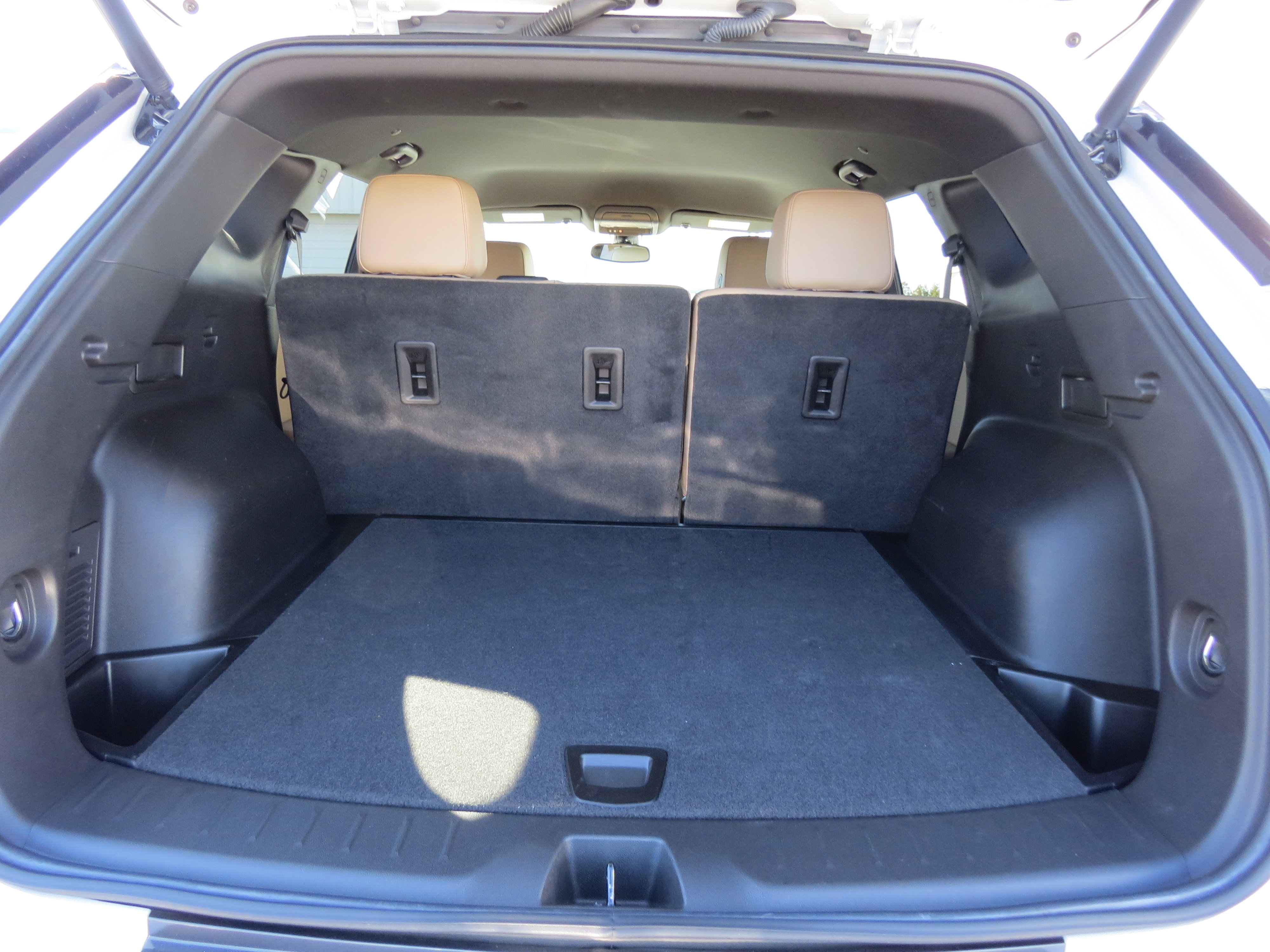 Used 2022 Chevrolet Blazer Premier w/ Enhanced Convenience Package FWD image 9