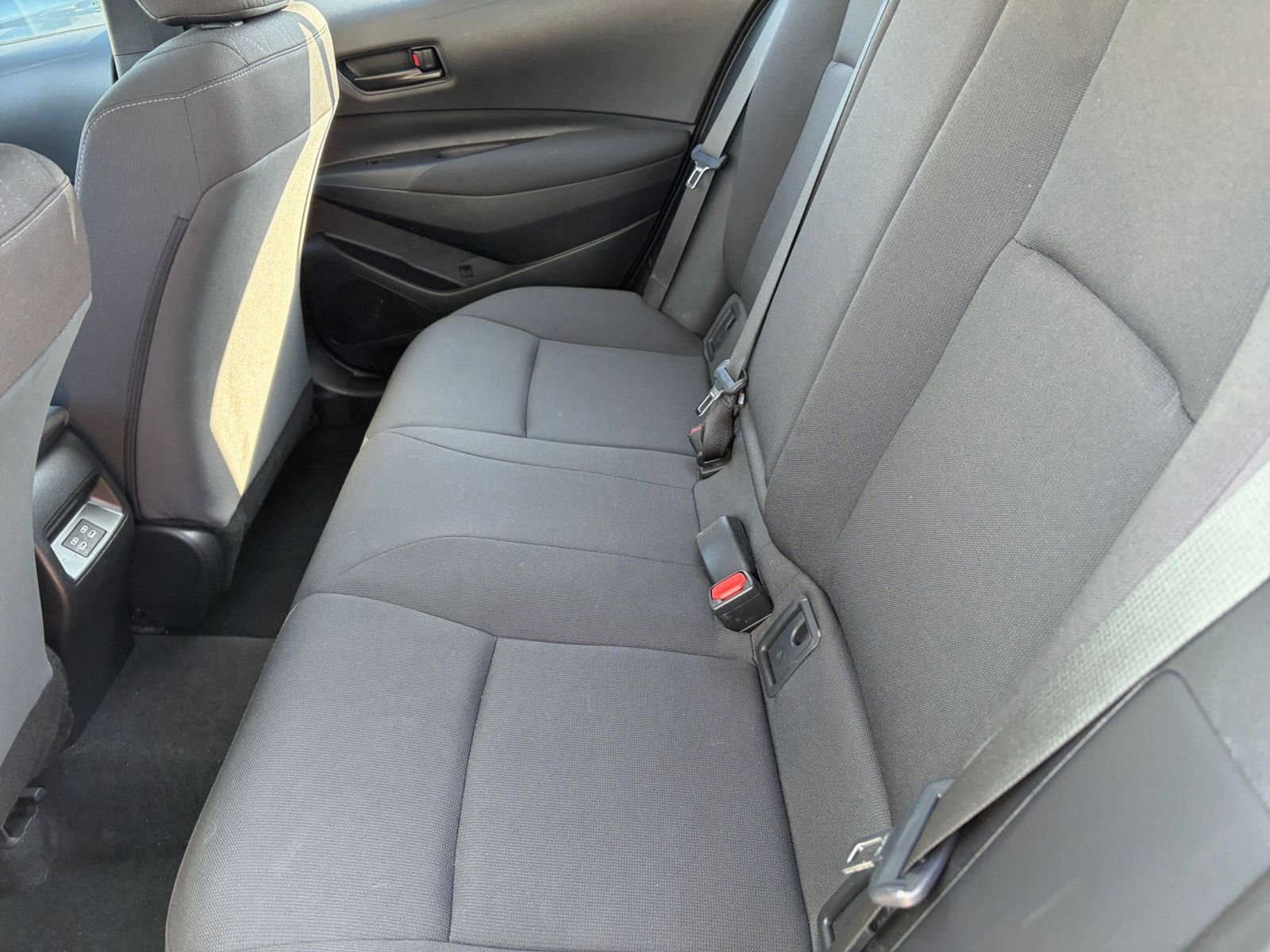 Used 2025 Toyota Corolla LE image 23