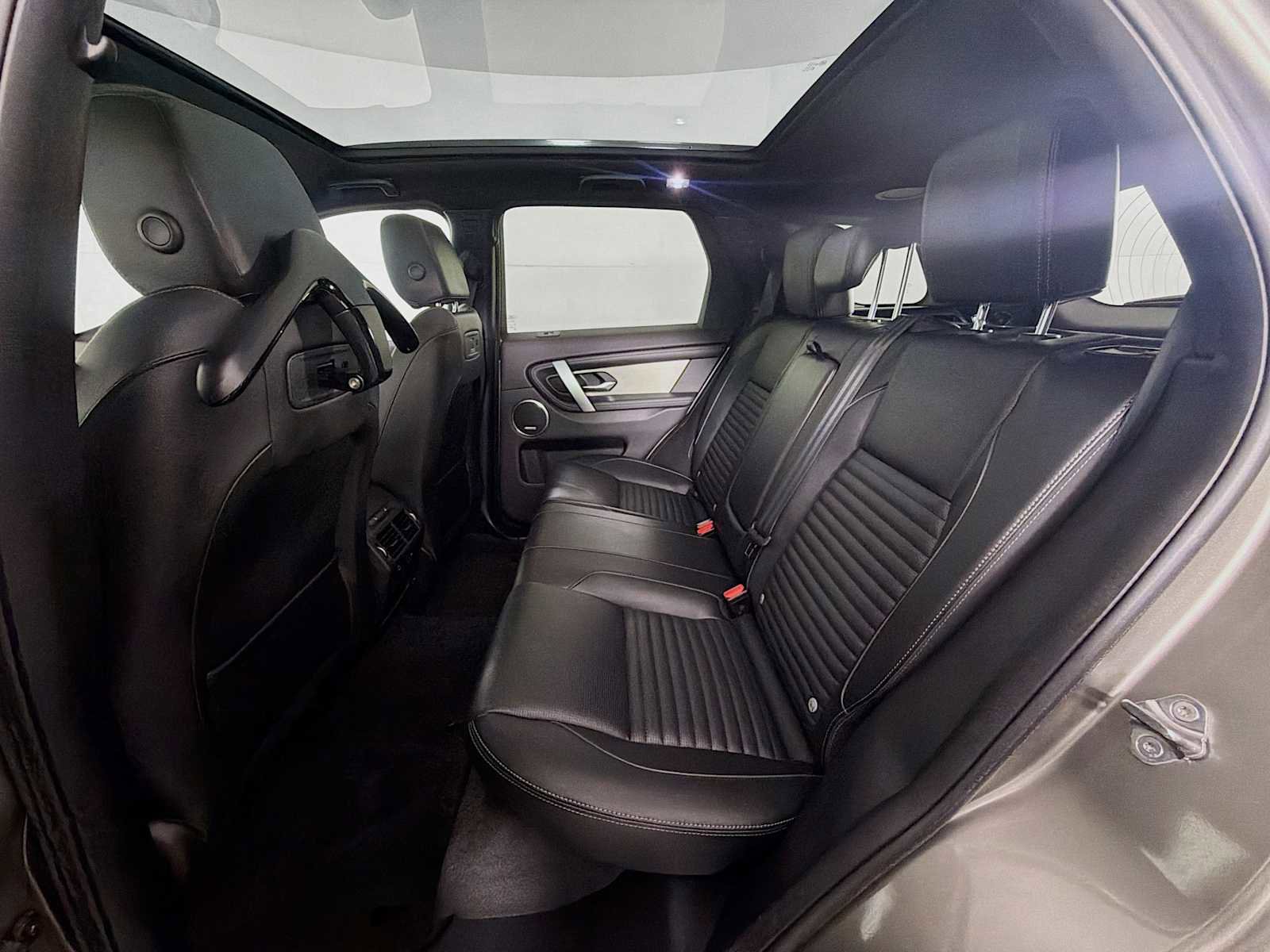 Used 2024 Land Rover Discovery Sport Dynamic SE image 21