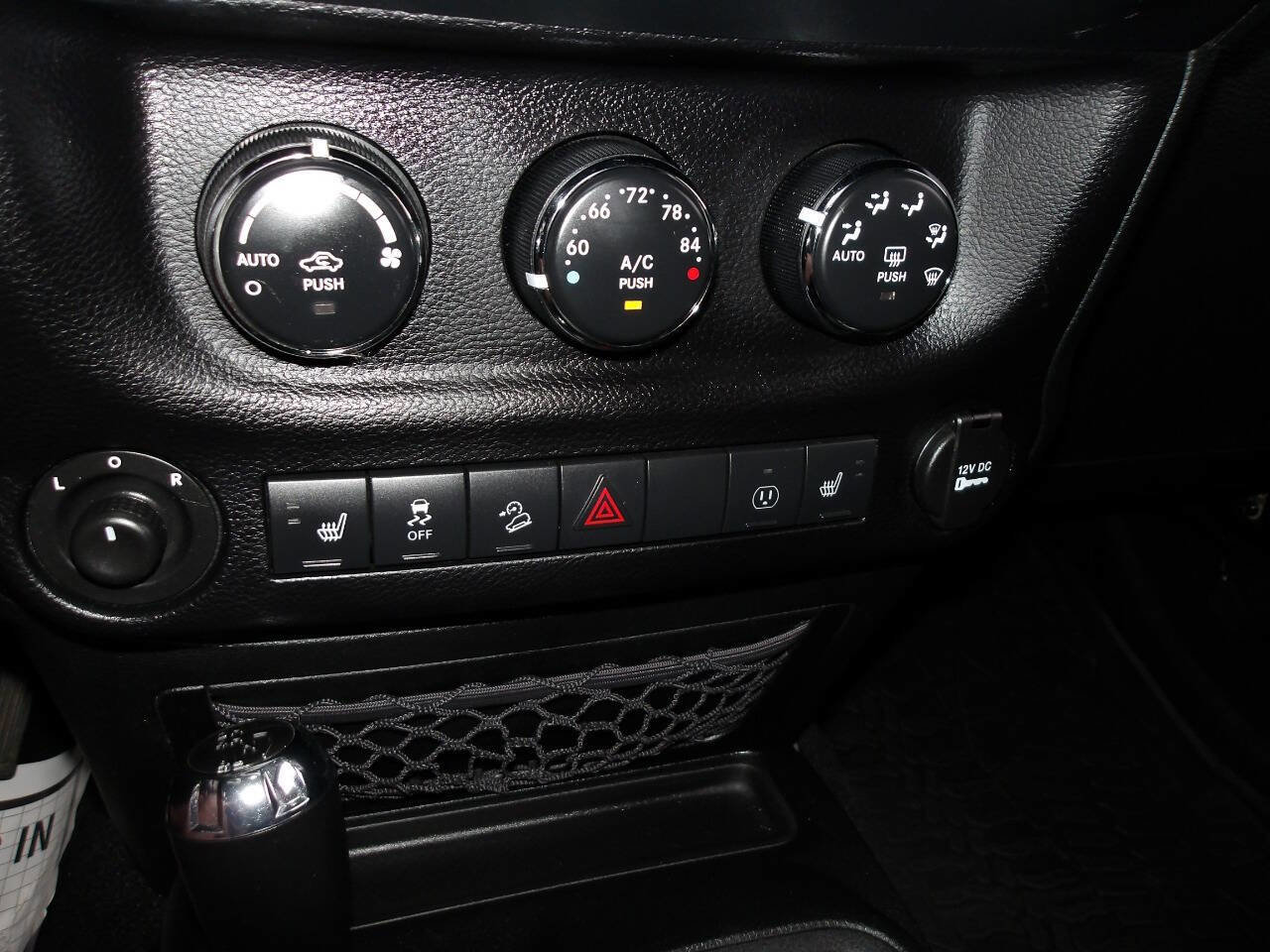 Used 2015 Jeep Wrangler Unlimited Rubicon w/ Dual Top Group AWD/4WD image 15