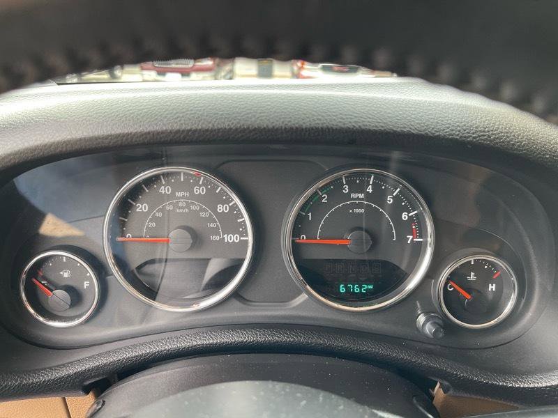 Used 2015 Jeep Wrangler Sahara image 26