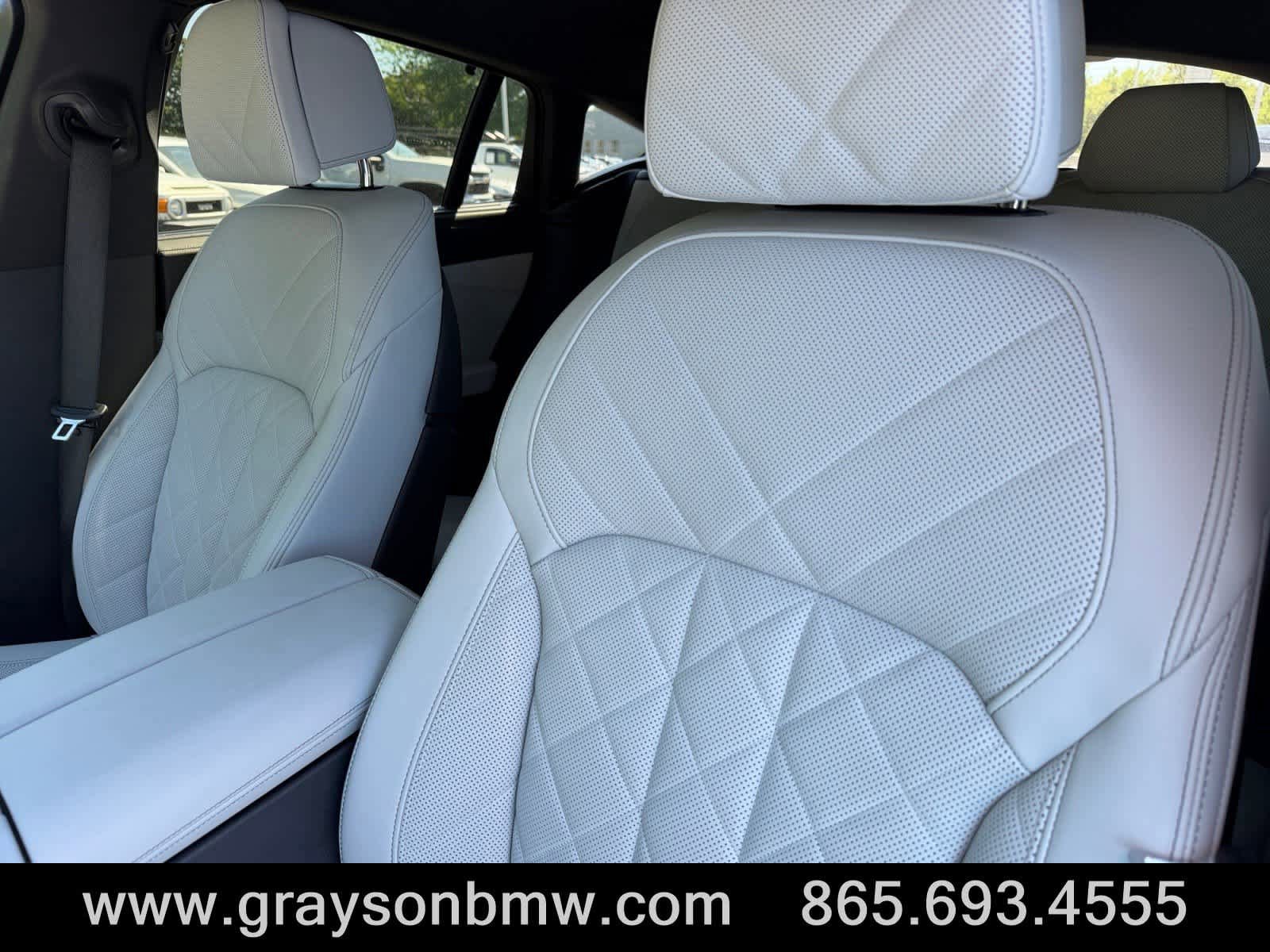 Used 2025 BMW X6 M60i AWD/4WD image 13