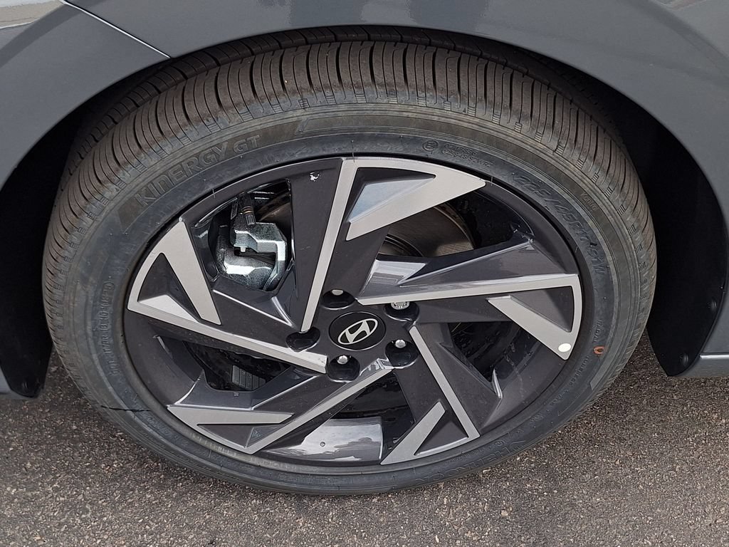New 2026 Hyundai Elantra Limited FWD image 29