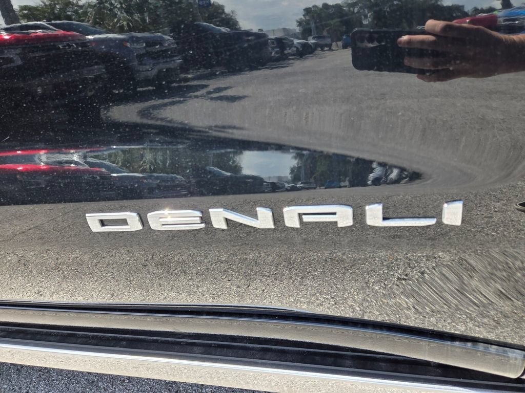 Used 2023 GMC Sierra 1500 Denali w/ Denali Reserve Package AWD/4WD image 4